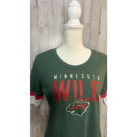NWT Minnesota Wild Women's Graphic Tee Green Red Short Sleeve Size Medium - Picture 2 of 6